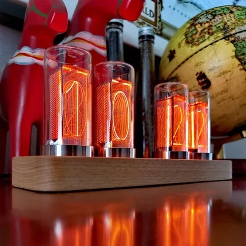 Nixie Uhr Digital mit Holzgehäuse
