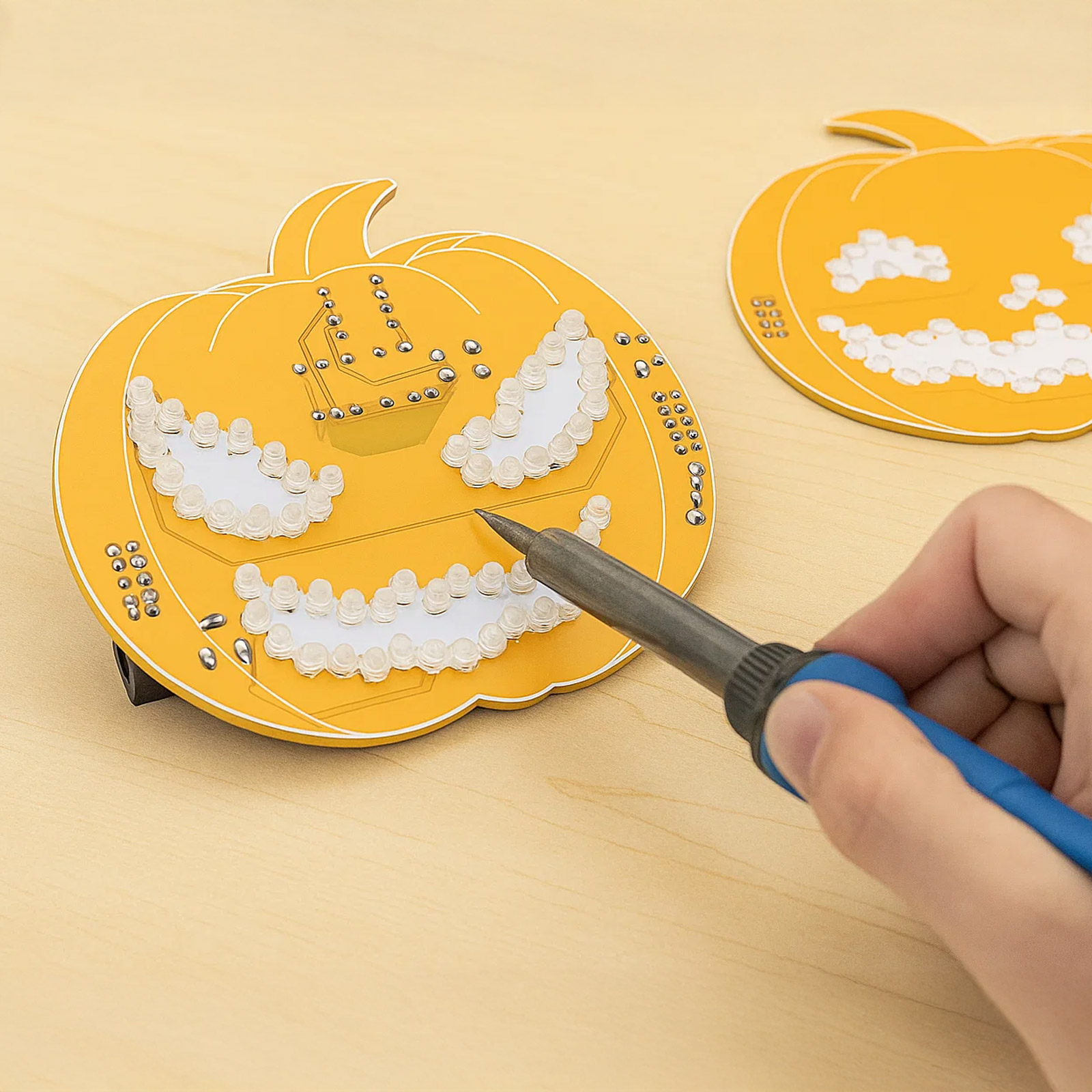 Bausatz Halloween LED Kürbis Übungsplatine – Lötbausatz für Anfänger