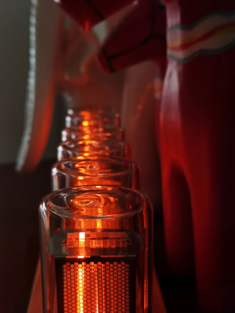 Nixie Uhr Digital mit Holzgehäuse (Wecker, Dimmbar, Kalender)