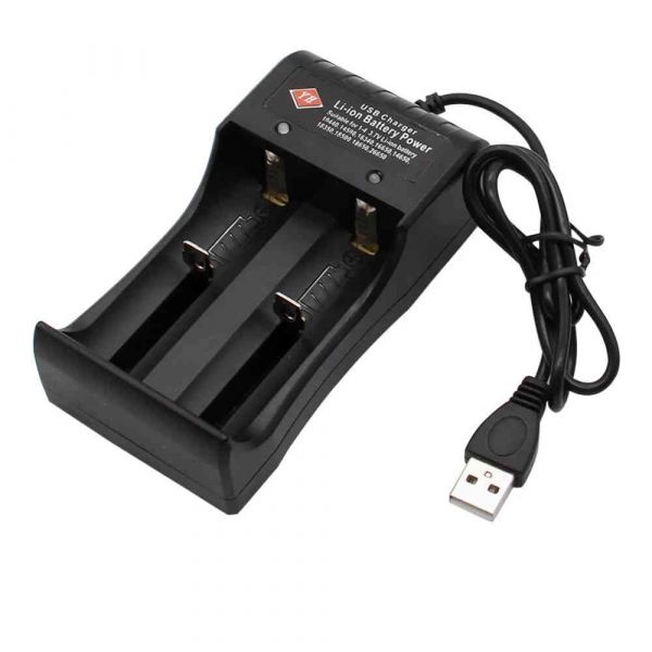 Universal USB Ladegerät 2 Slot 3,7V für Akkus Li-Ion NiMH 18650 26650 14500 17670